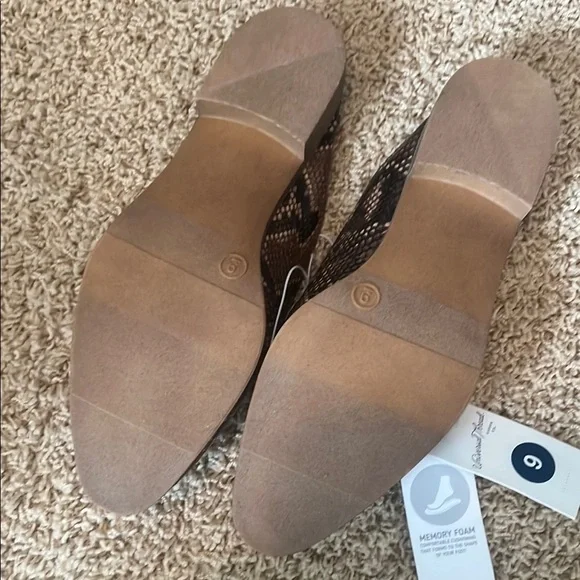 Universal Threads Faux Snakeskin Loafers mules sz 9 - Picture 3 of 5